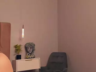 Lynn 🛡's Live Sex Cam Show