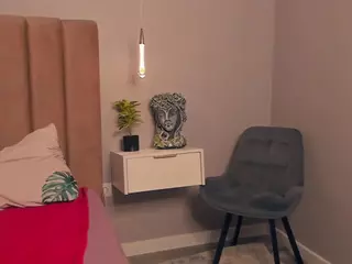 Lynn 🛡's Live Sex Cam Show