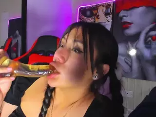 catalehiamilk's Live Sex Cam Show