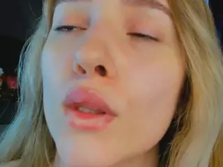 GlennaGrindel's Live Sex Cam Show