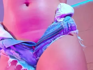 MaluLopez's Live Sex Cam Show