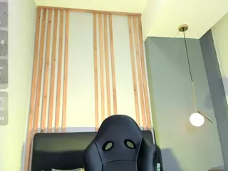 Brunettee-1's Live Sex Cam Show