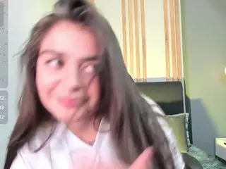 Brunettee-1's Live Sex Cam Show