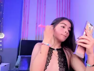 Brunettee-1's Live Sex Cam Show