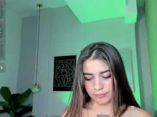 Brunettee-1's Live Sex Cam Show