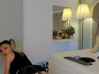 emmajudy's Live Sex Cam Show