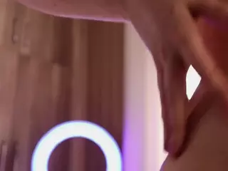 MaeHandley's Live Sex Cam Show