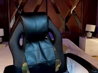 Chlloe-Lee's Live Sex Cam Show