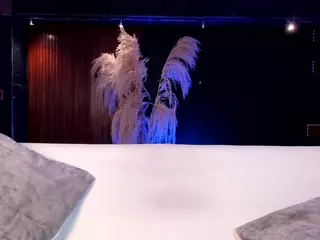 Chlloe-Lee's Live Sex Cam Show