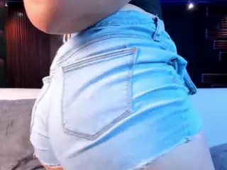 Chlloe-Lee's Live Sex Cam Show