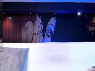 Chlloe-Lee's Live Sex Cam Show