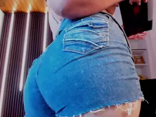 Chlloe-Lee's Live Sex Cam Show