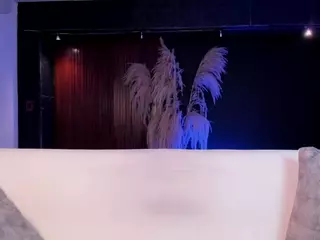 Chlloe-Lee's Live Sex Cam Show