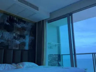 Caroline's Live Sex Cam Show