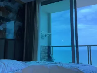 Caroline's Live Sex Cam Show