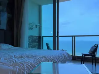 Caroline's Live Sex Cam Show