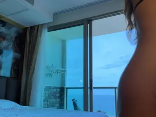 Caroline's Live Sex Cam Show
