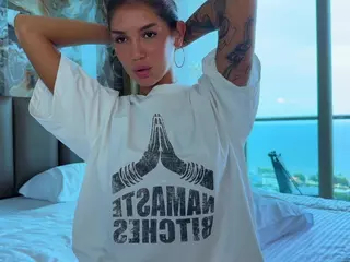 Caroline's Live Sex Cam Show