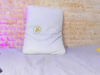 Pocahontas-Pow's Live Sex Cam Show