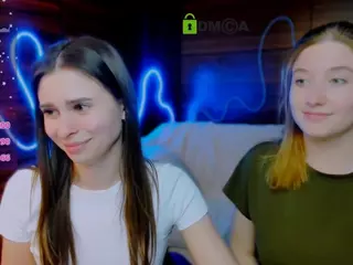 flora-ri's Live Sex Cam Show