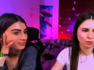 flora-ri's Live Sex Cam Show