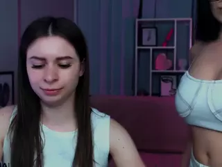 flora-ri's Live Sex Cam Show