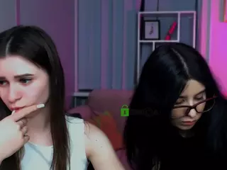 flora-ri's Live Sex Cam Show