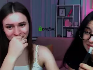 flora-ri's Live Sex Cam Show
