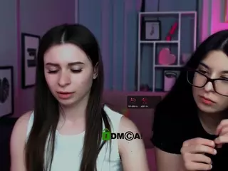 flora-ri's Live Sex Cam Show