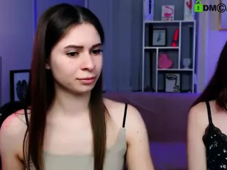 flora-ri's Live Sex Cam Show