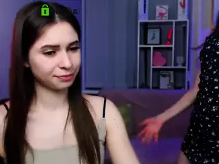 flora-ri's Live Sex Cam Show