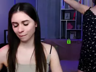 flora-ri's Live Sex Cam Show