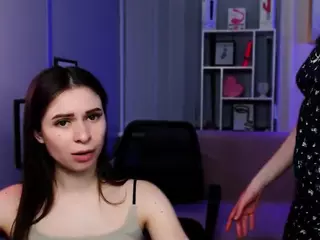 flora-ri's Live Sex Cam Show