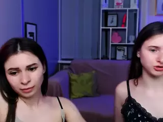 flora-ri's Live Sex Cam Show