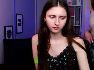 flora-ri's Live Sex Cam Show