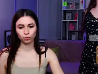 flora-ri's Live Sex Cam Show