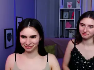 flora-ri's Live Sex Cam Show