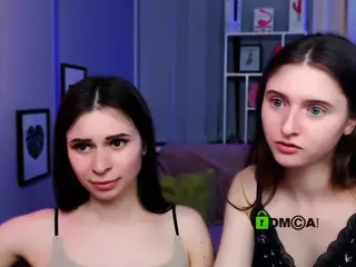flora-ri's Live Sex Cam Show
