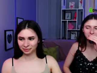 flora-ri's Live Sex Cam Show