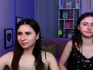 flora-ri's Live Sex Cam Show