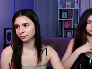 flora-ri's Live Sex Cam Show