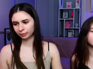 flora-ri's Live Sex Cam Show