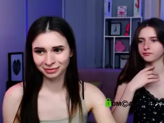 flora-ri's Live Sex Cam Show