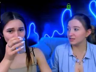 flora-ri's Live Sex Cam Show