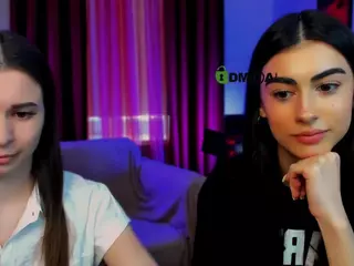 flora-ri's Live Sex Cam Show