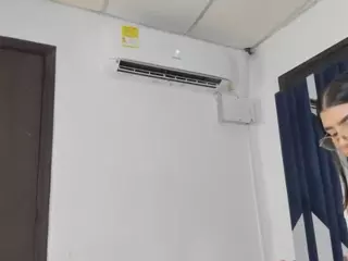 Julietahtt's Live Sex Cam Show