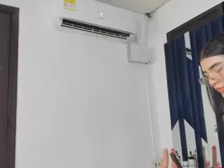 Julietahtt's Live Sex Cam Show