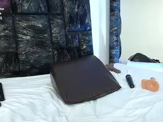 loretahorny's Live Sex Cam Show