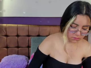 mila-mendoza's Live Sex Cam Show