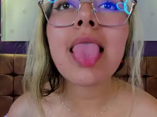 mila-mendoza's Live Sex Cam Show